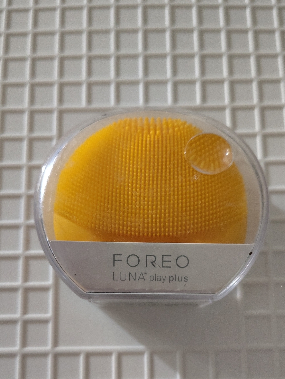 FOREO LUNA play plus Facial Cleansing Brush - Yellow